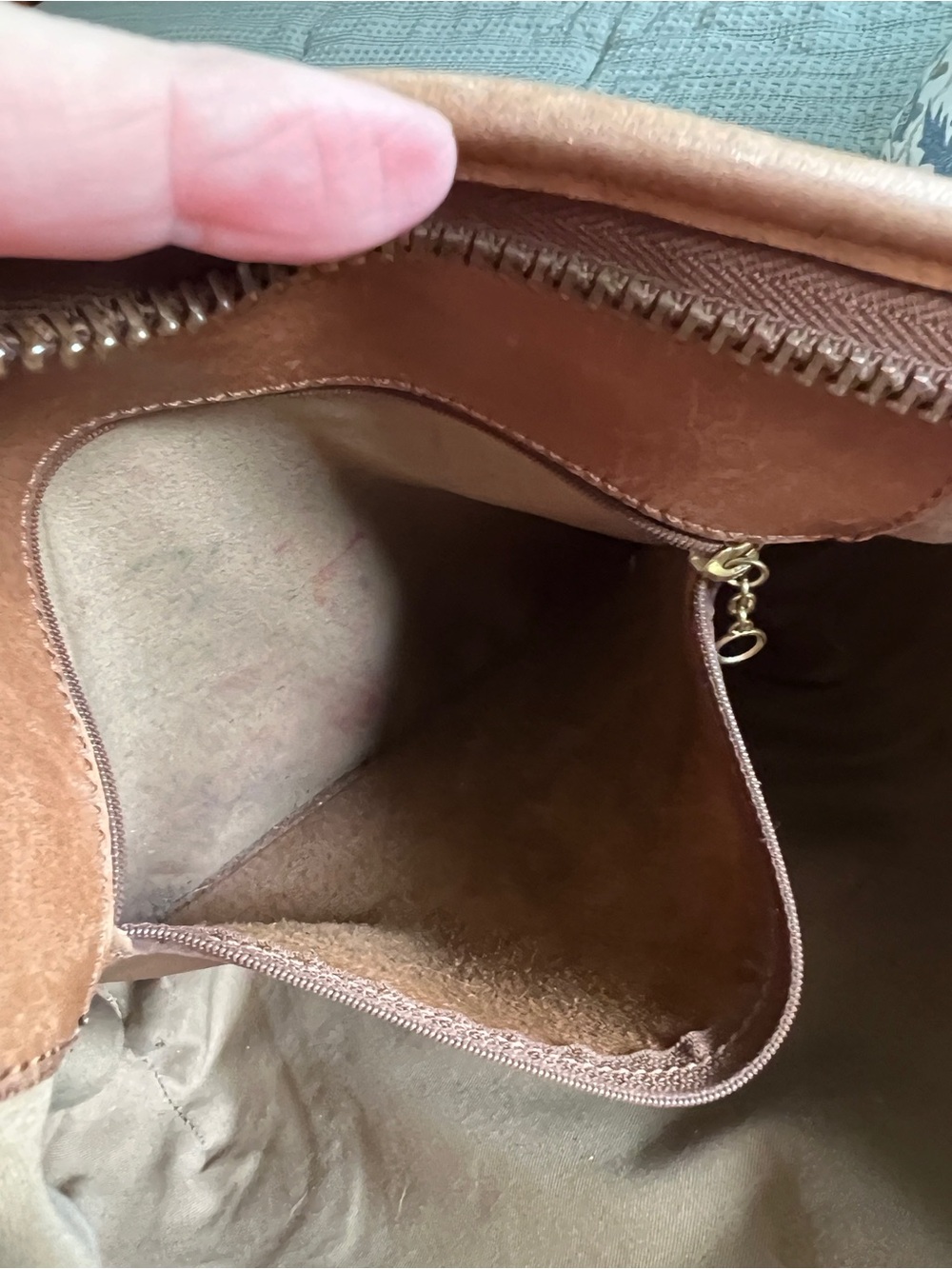 Vintage Coach 9218 Legacy Perforated Hobo in British Tan/Camel - Picture 5 of 15